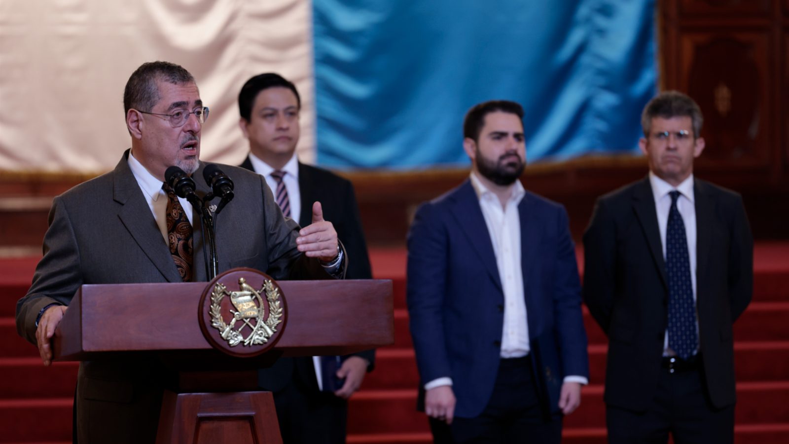 Arévalo designa nuevos titulares en Salud, Comunicación y Comisión Anticorrupción