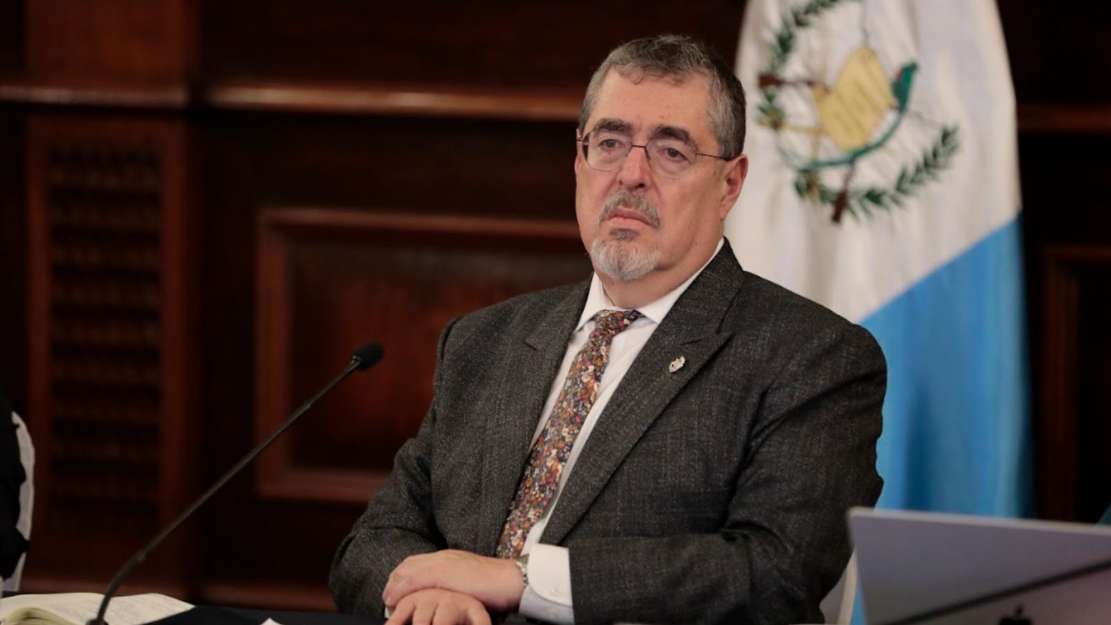 Bernardo Arévalo enfrenta críicas y desafíos tras seis meses de gestión