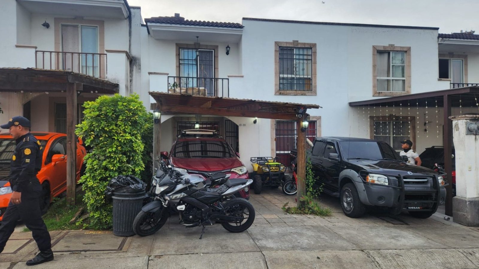 Allanamientos buscan capturar a secuestradores que operan en taxis piratas