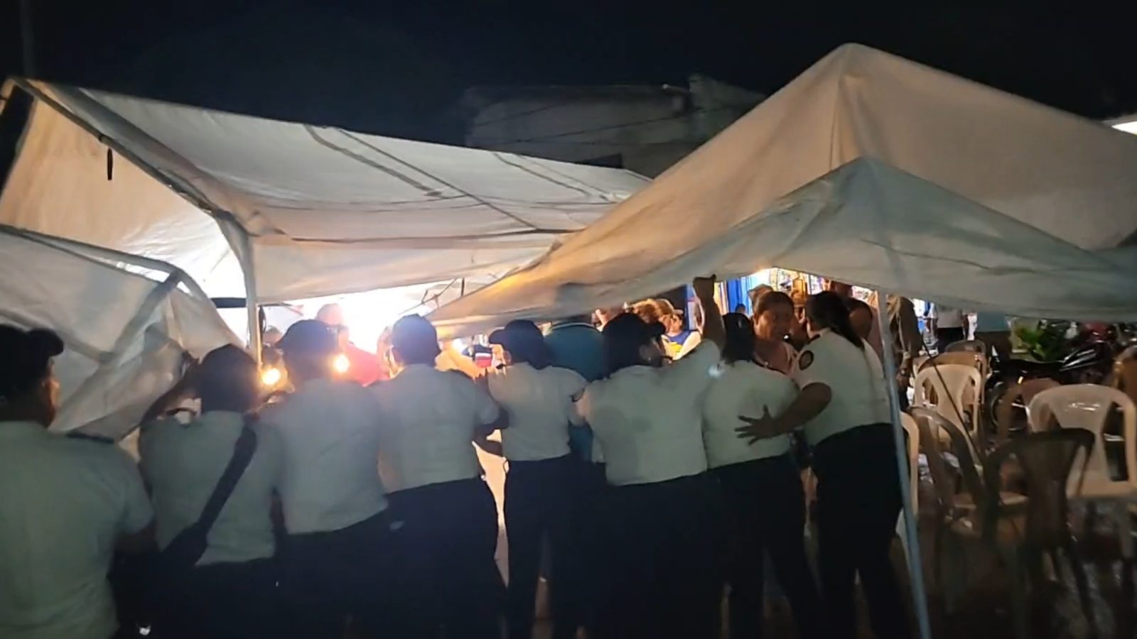 Desalojan manifestantes que impedían el paso en Santo Tomás de Castilla