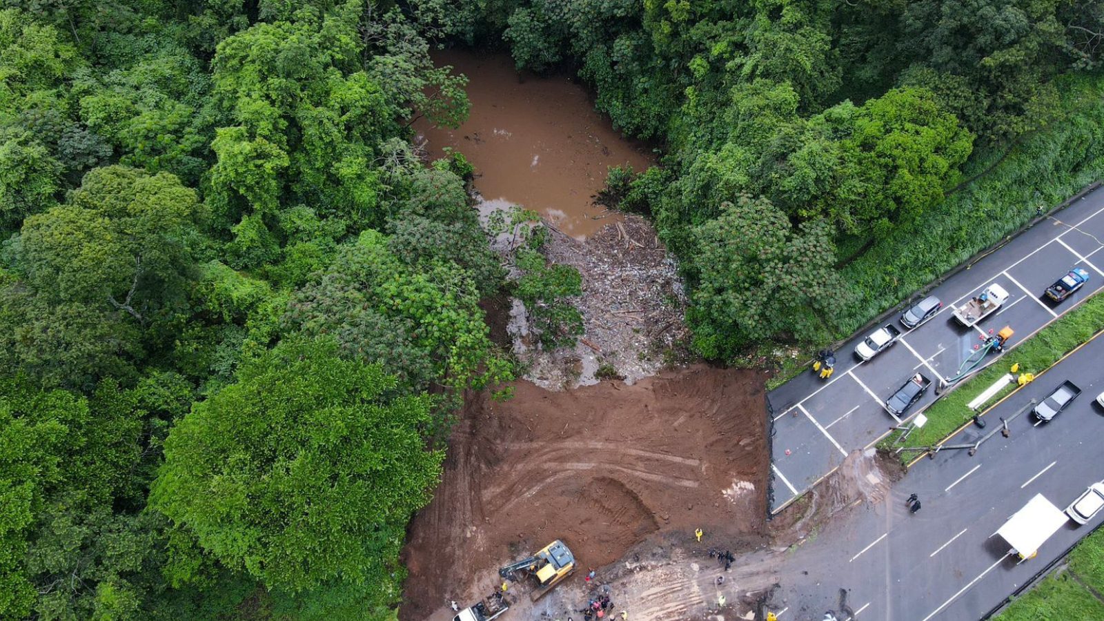 Diputados guatemaltecos aprueba 100 millones de quetzales para reparación de autopista en Escuintla