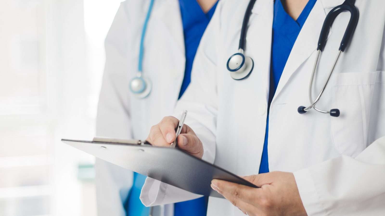 Médicos del Hospital Roosevelt exigen medidas de seguridad para evitar cierre de consultas