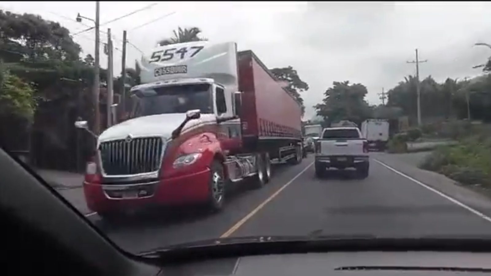 Tráfico en la antigua carretera a Escuintla se intensifica por cierre en autopista Palín-Escuintla