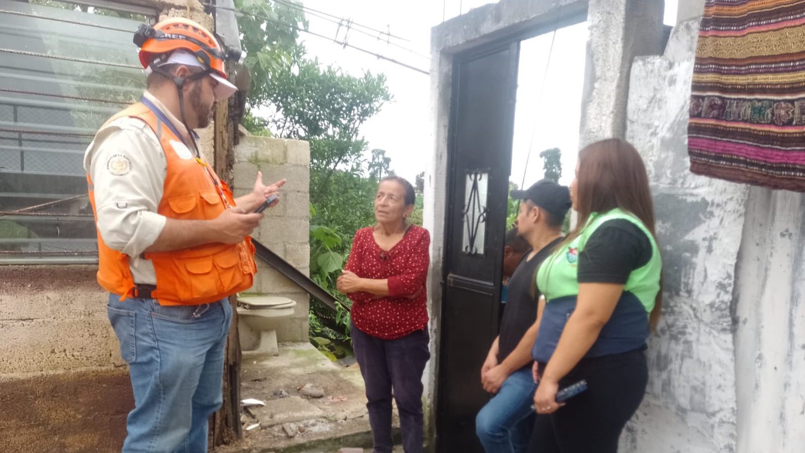 Más de 115 personas en riesgo tras colapso estructural en zona 3