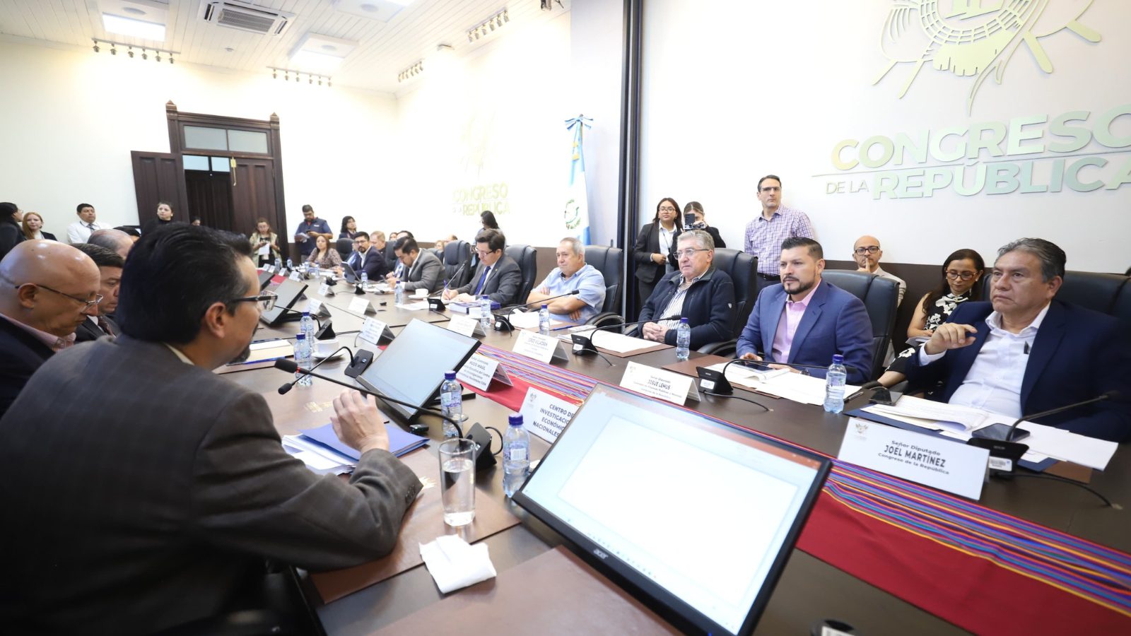 Presupuesto 2025 Proyecto insuficiente y cargado de inconsistencias, advierten expertos