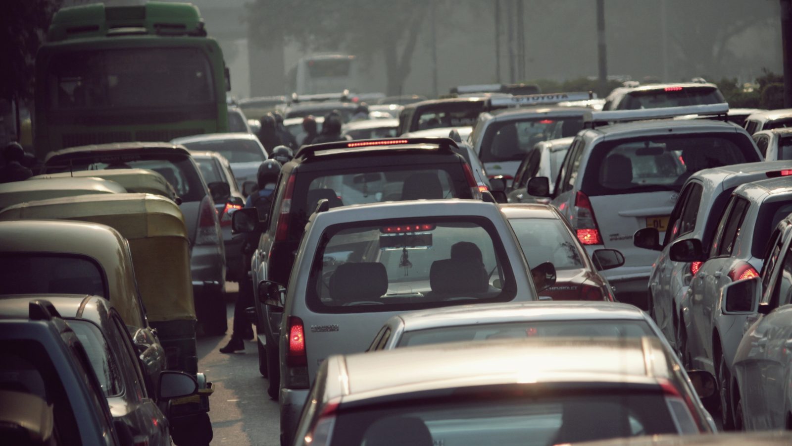 Cierres y control de tránsito por Día de los Santos en cementerios de Ciudad de Guatemala