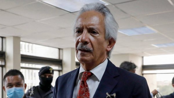 José Rubén Zamora es trasladado a arresto domiciliario tras más de 800 días en prisión