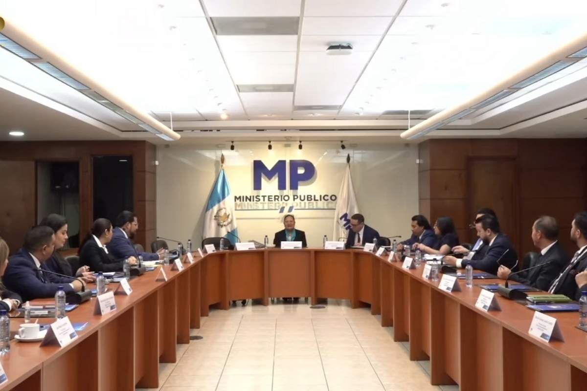 Presidente Arévalo prioriza lluvias, fiscal Porras responde