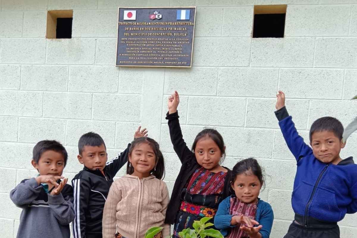 Fundación Castillo Córdova y Japón mejoran infraestructura escolar en Sololá