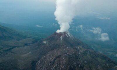 Prohíben ascensos al volcán Santiaguito por alta actividad
