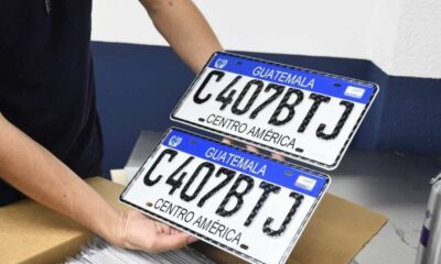 SAT auncia que placas para carros seran de vinilo