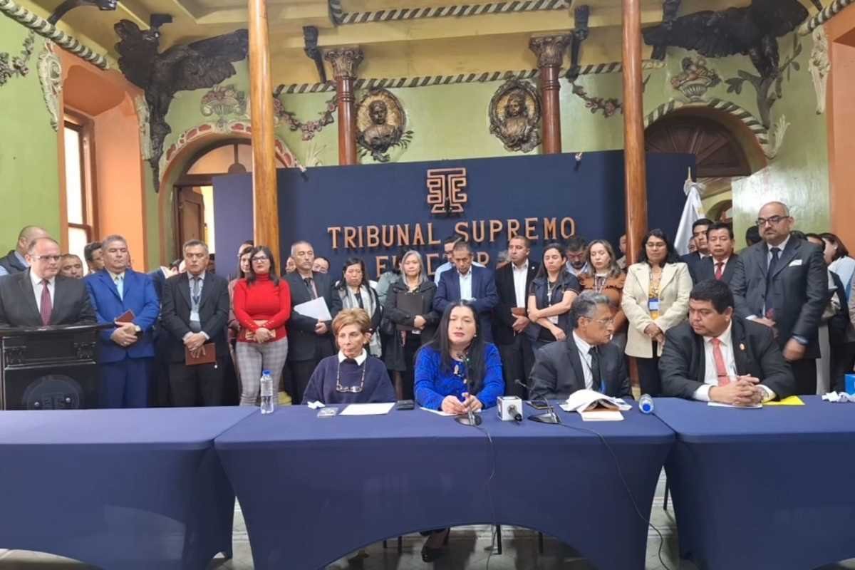 Tensión en el TSE Blanca Alfaro convoca pleno extraordinario ante crisis Institucional