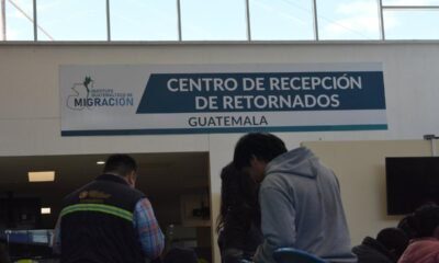Arriban vuelos con connacionales guatemaltecos deportados