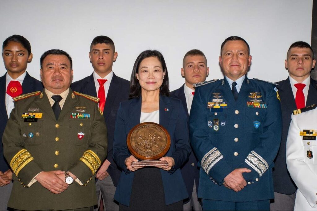 Militares guatemaltecos reciben becas para formación en Taiwán, fortaleciendo la cooperación bilateral y el desarrollo académico