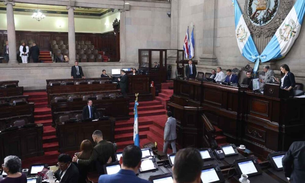 Posible aumento salarial en el Congreso sigue sin resolverse