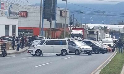 Conductores bloquean carreteras en rechazo al seguro obligatorio