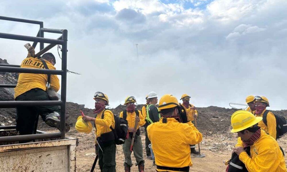 Incendio en basurero de AMSA aire peligroso y clases suspendidas