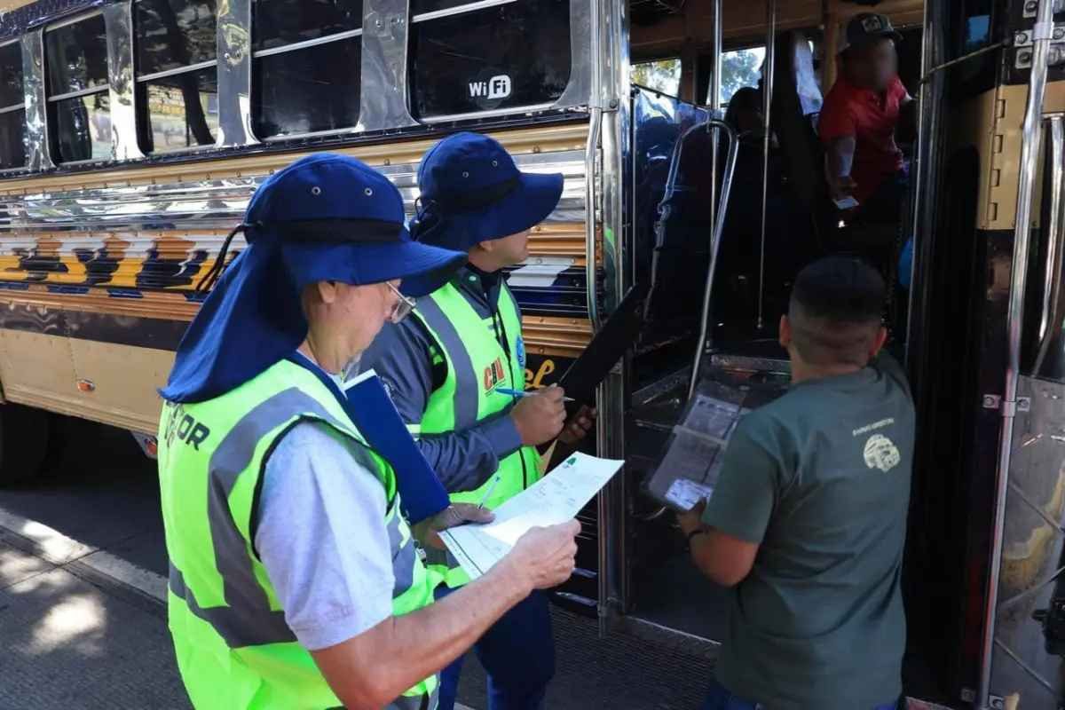 Buses piratas dominaron sanciones durante Semana Santa
