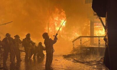 Fábrica en llamas colapsa tránsito en Los Próceres
