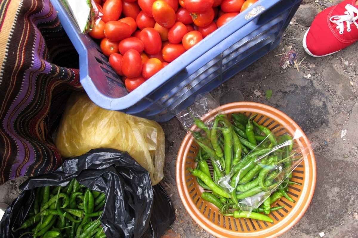 Bajan algunos precios de alimentos esenciales, confirma la DIACO