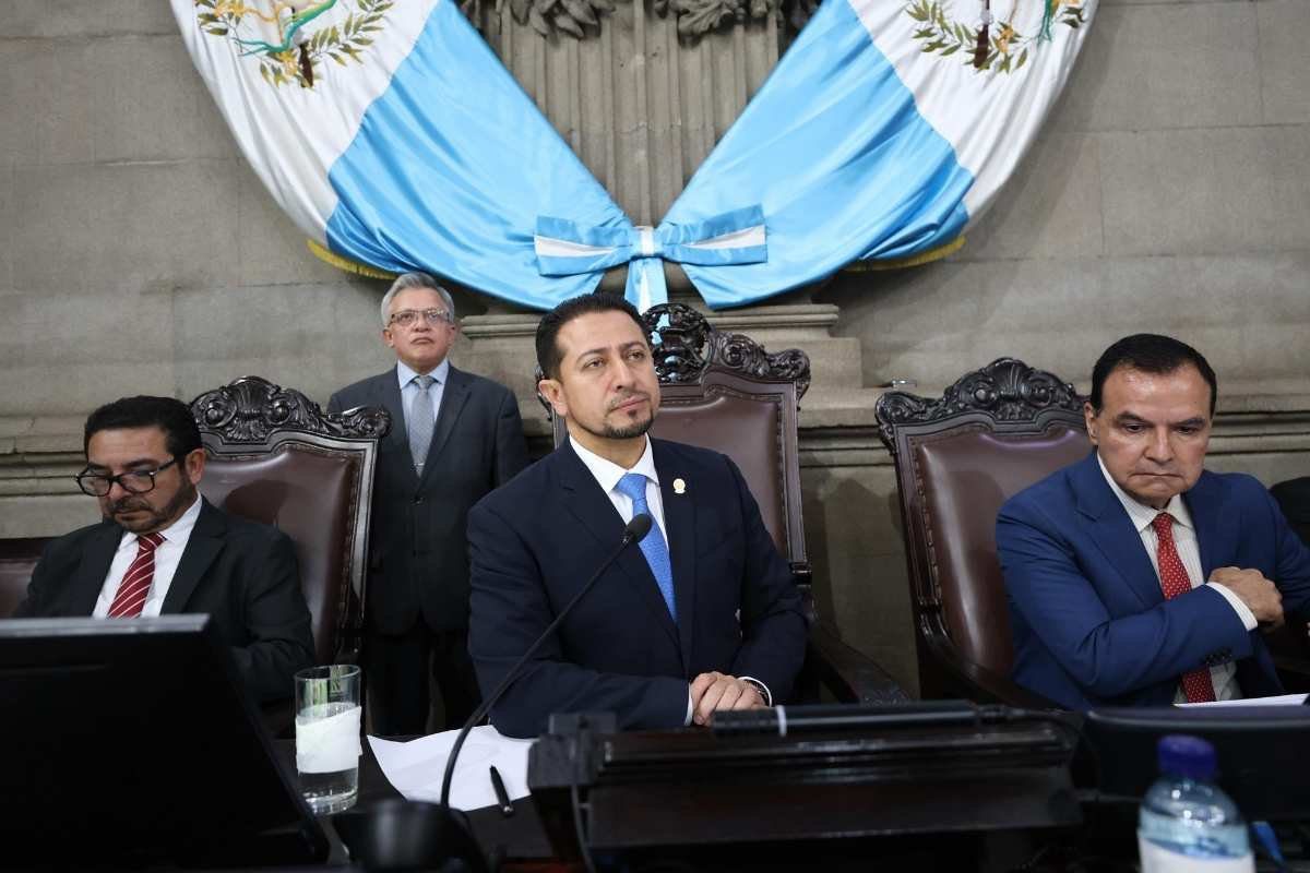 Diputados de oposición acusan a Nery Ramos de abuso de autoridad