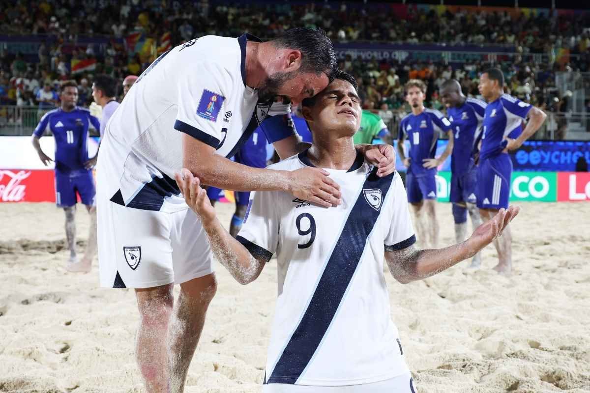 Guatemala sigue viva en Mundial de Futplaya y sueña con los cuartos de final