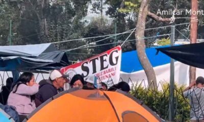 Maestros protestan en la Plaza Central de Guatemala