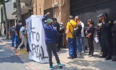 Manifestantes bloquean ingreso al Congreso en rechazo a incremento salarial