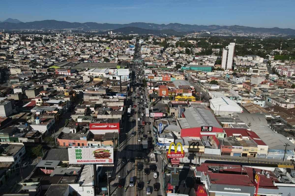Trabajos de asfaltado en calle Martí MuniGuate anuncia rutas y desvíos sugeridos