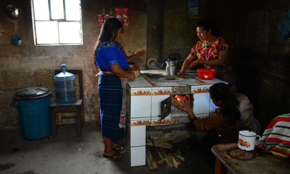 Uso de leña en Guatemala sigue en alza y plantea retos ambientales y sociales