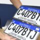 SAT anuncia reducción de costos de placas de circulación en Guatemala