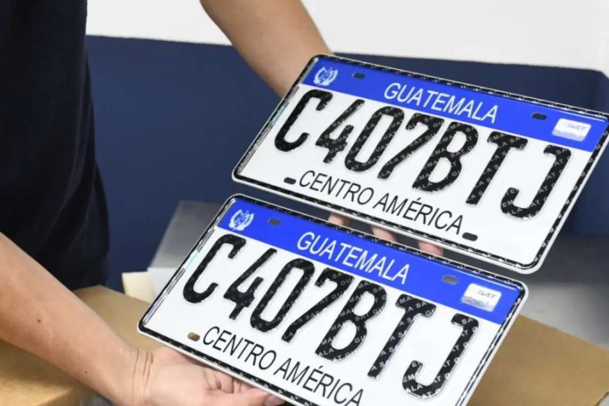 SAT anuncia reducción de costos de placas de circulación en Guatemala