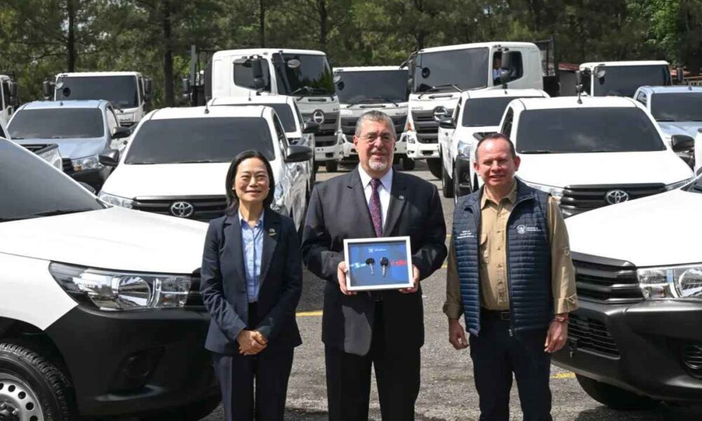 Taiwán dona 45 vehículos para fortalecer programa Mano a Mano