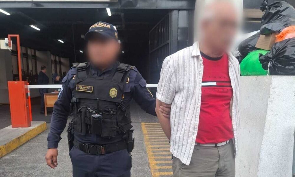 Capturan a automovilista que arrolló a motorista en zona 9 incidente quedó grabado en video