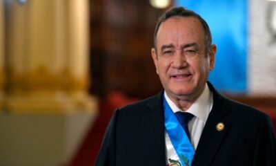 Giammattei recibe alta médica y continuará tratamiento en casa