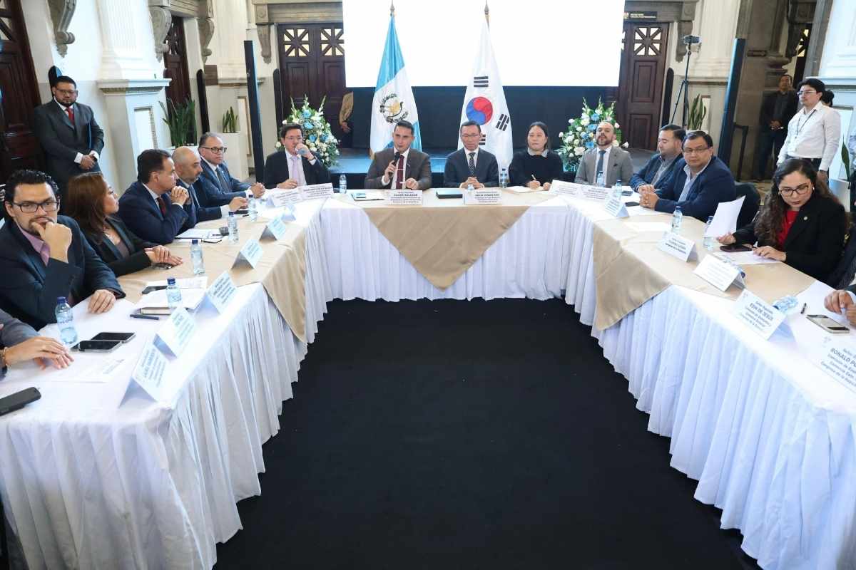 Guatemala avanza en adhesión al TLC con Corea