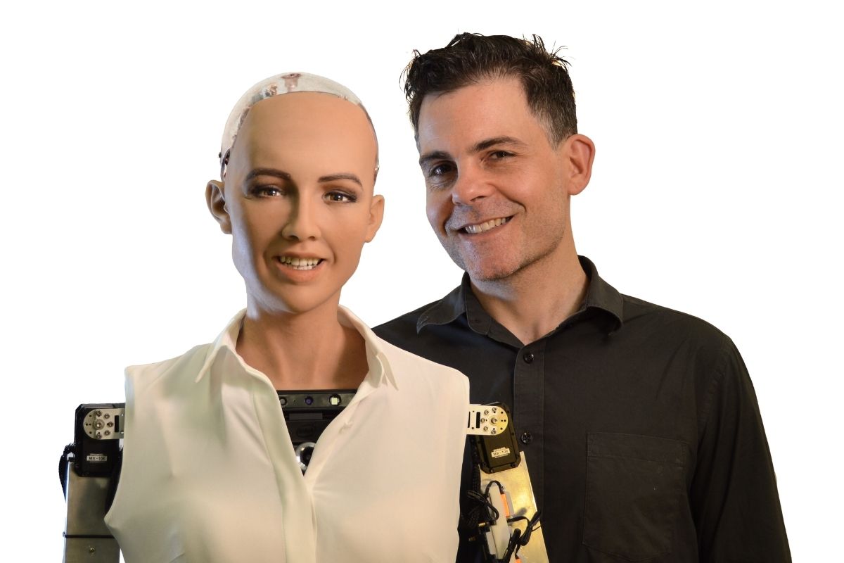 Sophia the Robot llega a Guatemala para el Volcano Summit 2025