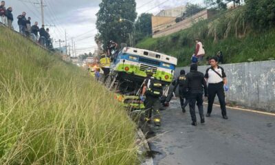 Bus volcó en el puente Tinco 53 heridos y seis en estado delicado en accidente de transporte público en Mixco