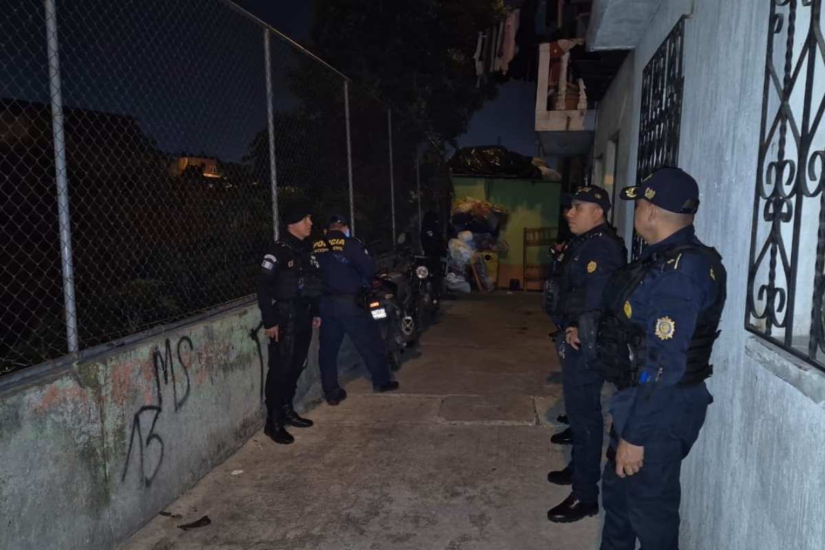 PNC realizó operativo en El Gallito y colonia Trinidad, zona 3