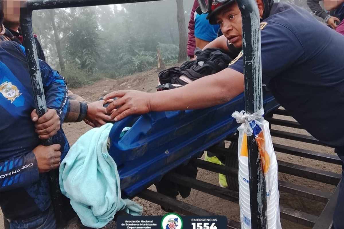 Conred alerta tras turista herido en zona restringida del volcán de Fuego
