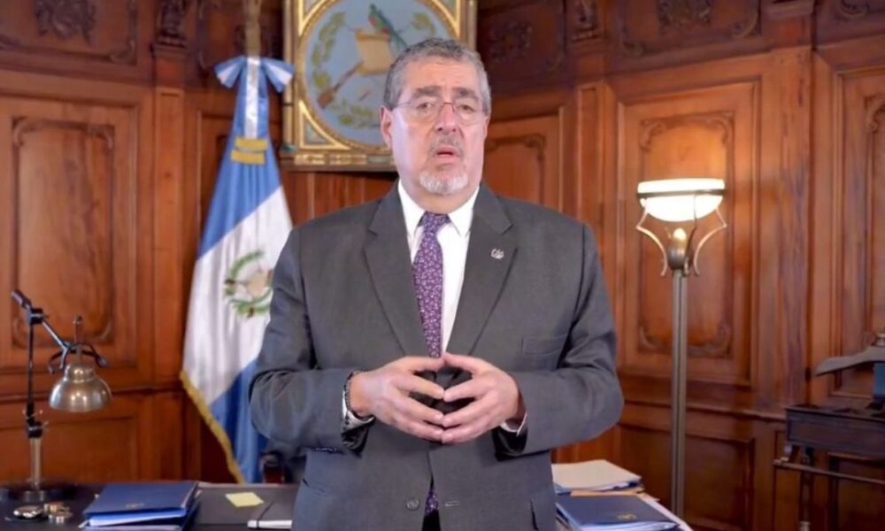 Gobierno aprueba aumento al salario mínimo para 2026 sin consenso y en medio de alertas económicas