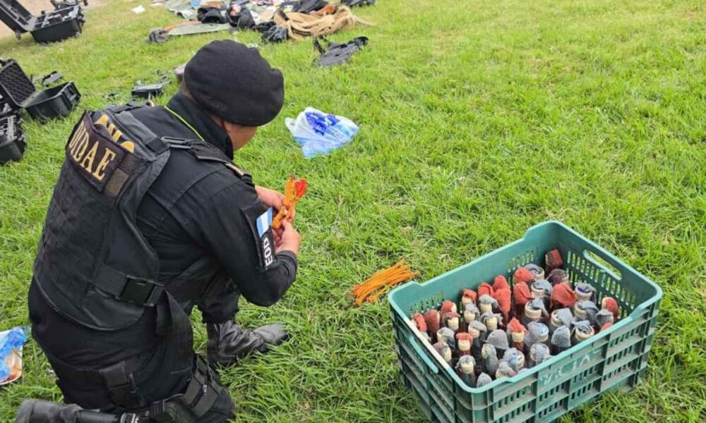 Hallan arsenal y drones tras captura en frontera de Huehuetenango