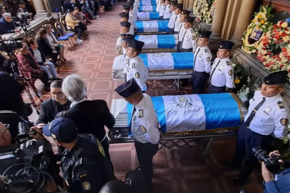 Congreso autoriza apoyo económico para familias de policías fallecidos y heridos tras ataques armados