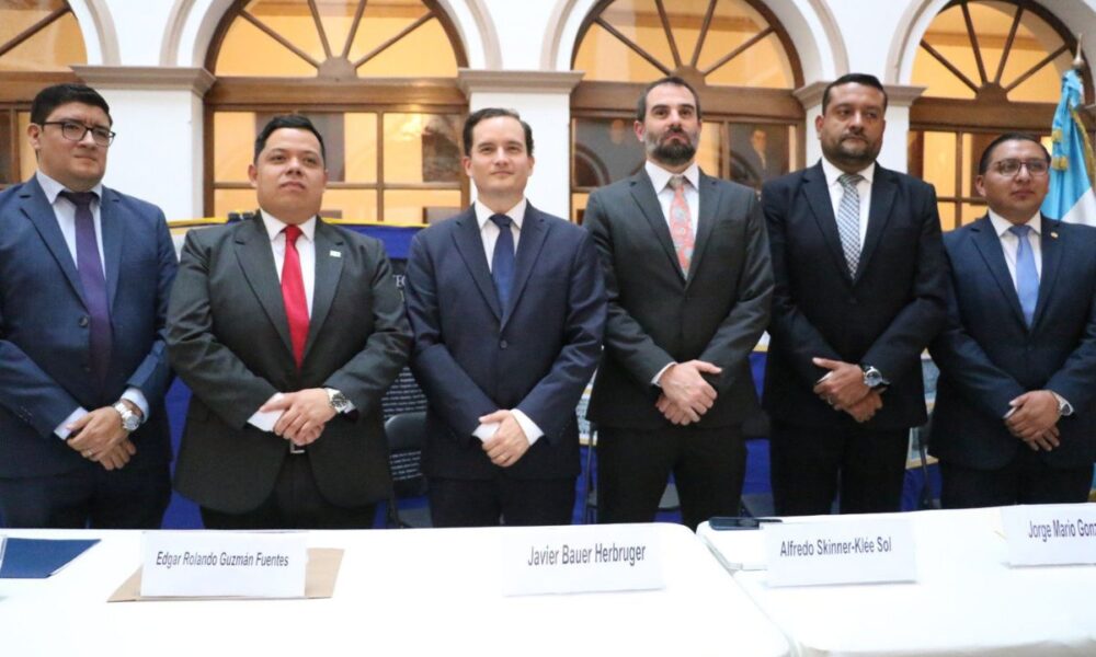 Diputado José Chic impugna salarios fijados en la Superintendencia de Competencia