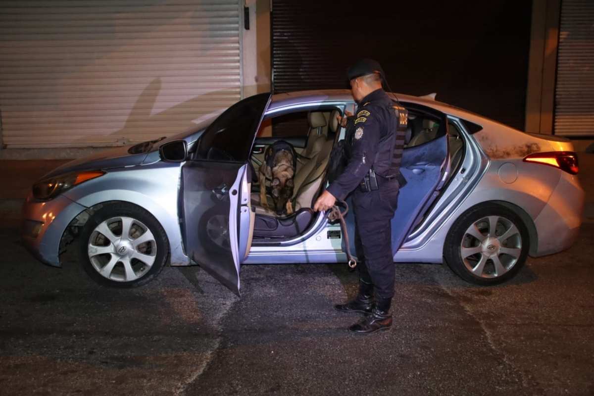 Fusiles abandonados tras operativo policial en zona 3