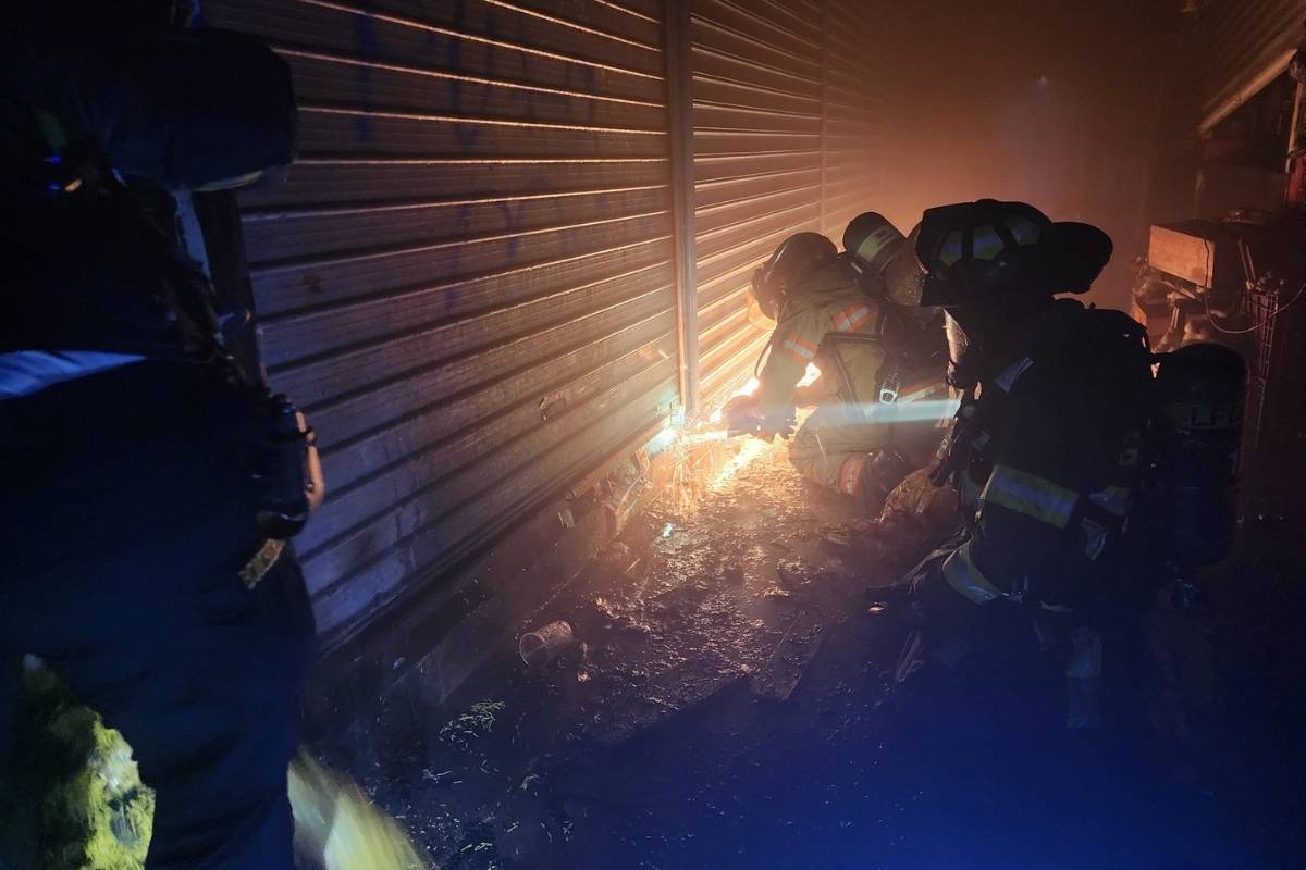 Incendio en el mercado La Terminal arrasa locales del área de carnes y mariscos y deja pérdidas millonarias