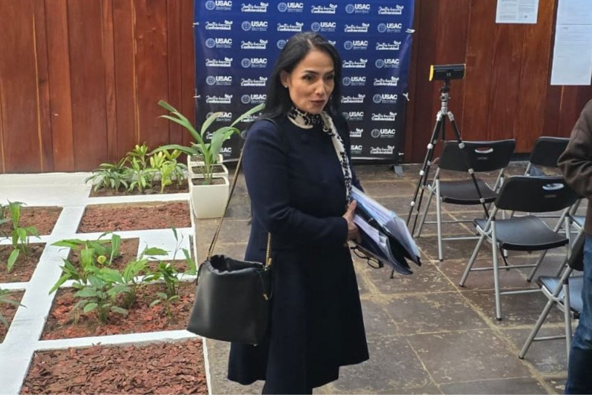 CSU de la Usac recibe expedientes para la CC; Leyla Lemus busca continuar como magistrada