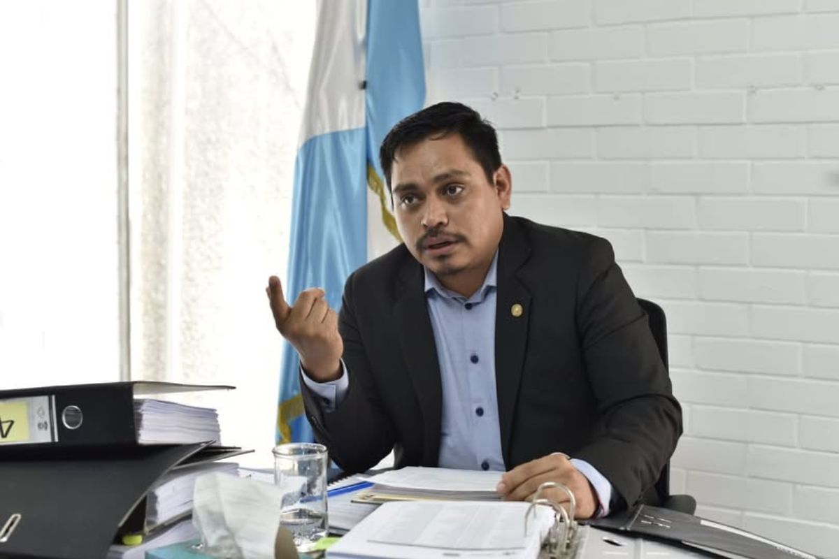 Diputado presenta amparo para garantizar toma de posesión de magistrados electos por el CANG en la CC