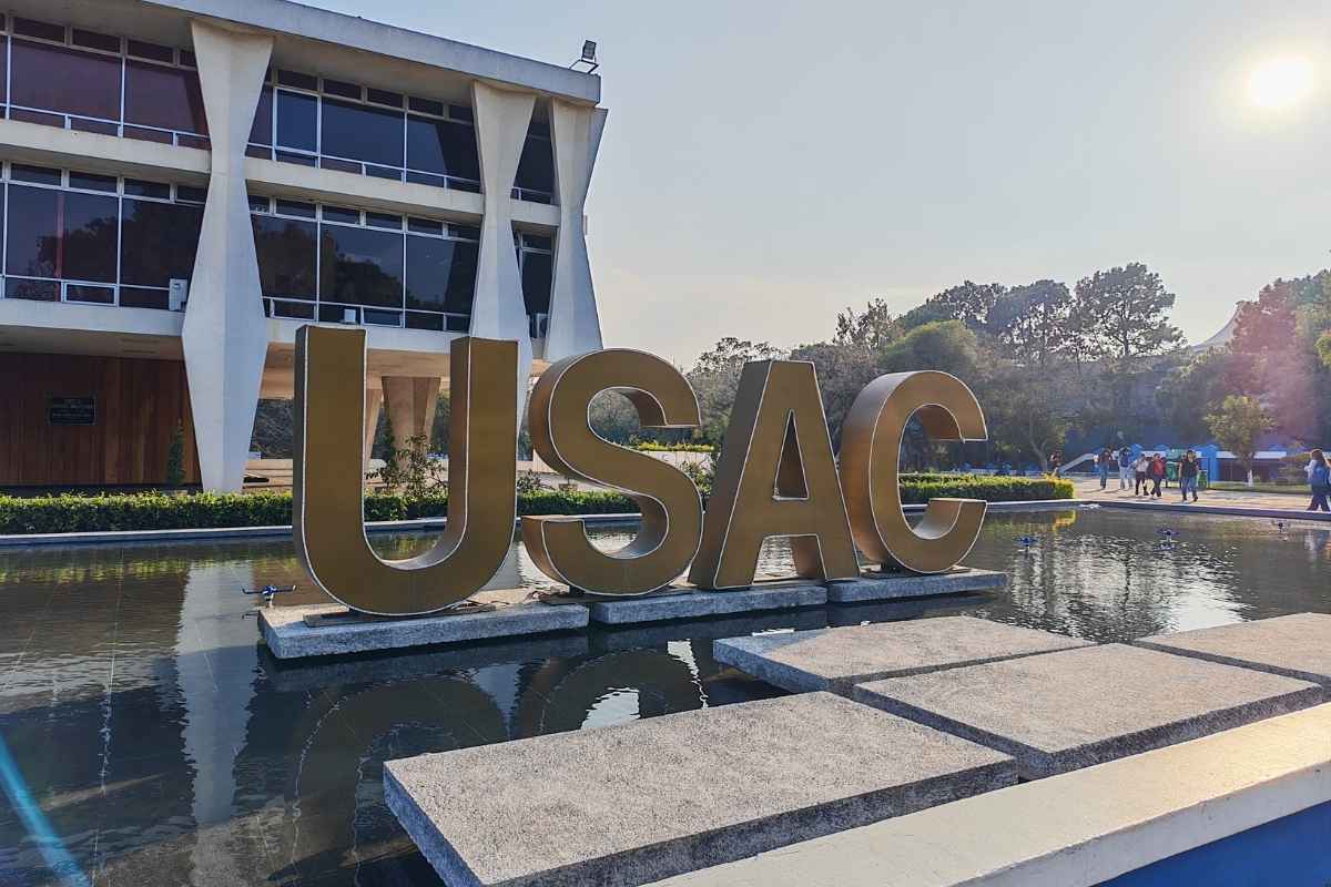 Elección de rector en la USAC 2026 arranca votación de electores en sedes externas y bajo cuestionamientos