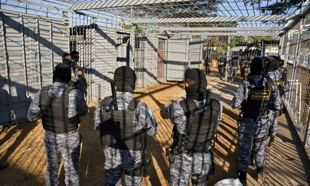 Traslado a celdas en contenedores genera acción legal por condiciones de reclusión